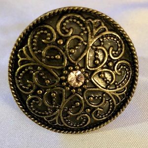 🎉HOST PICK 10/17🎉 Gorgeous bronze Old Navy Ring.